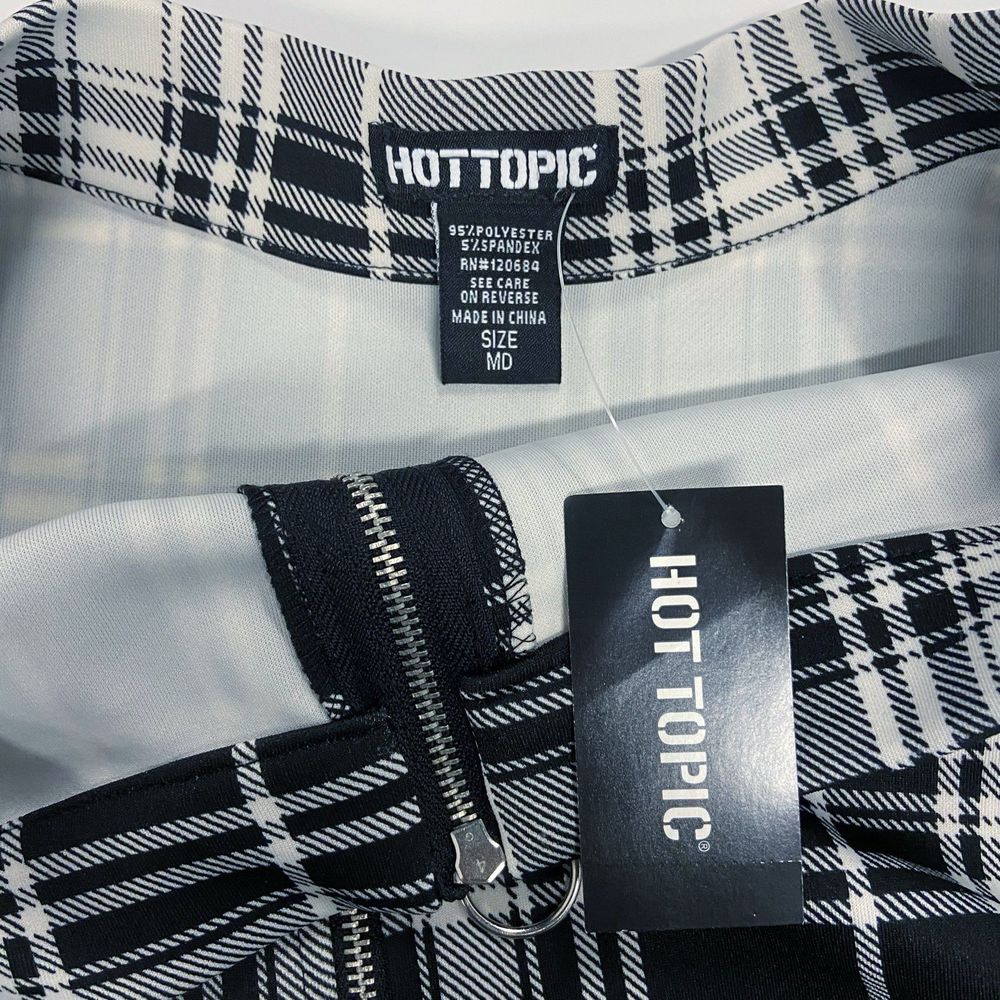 Hot Topic | NWT Black & White Plaid O-Ring Skater Skirt Pockets, Junior’s Medium - Picture 5 of 12